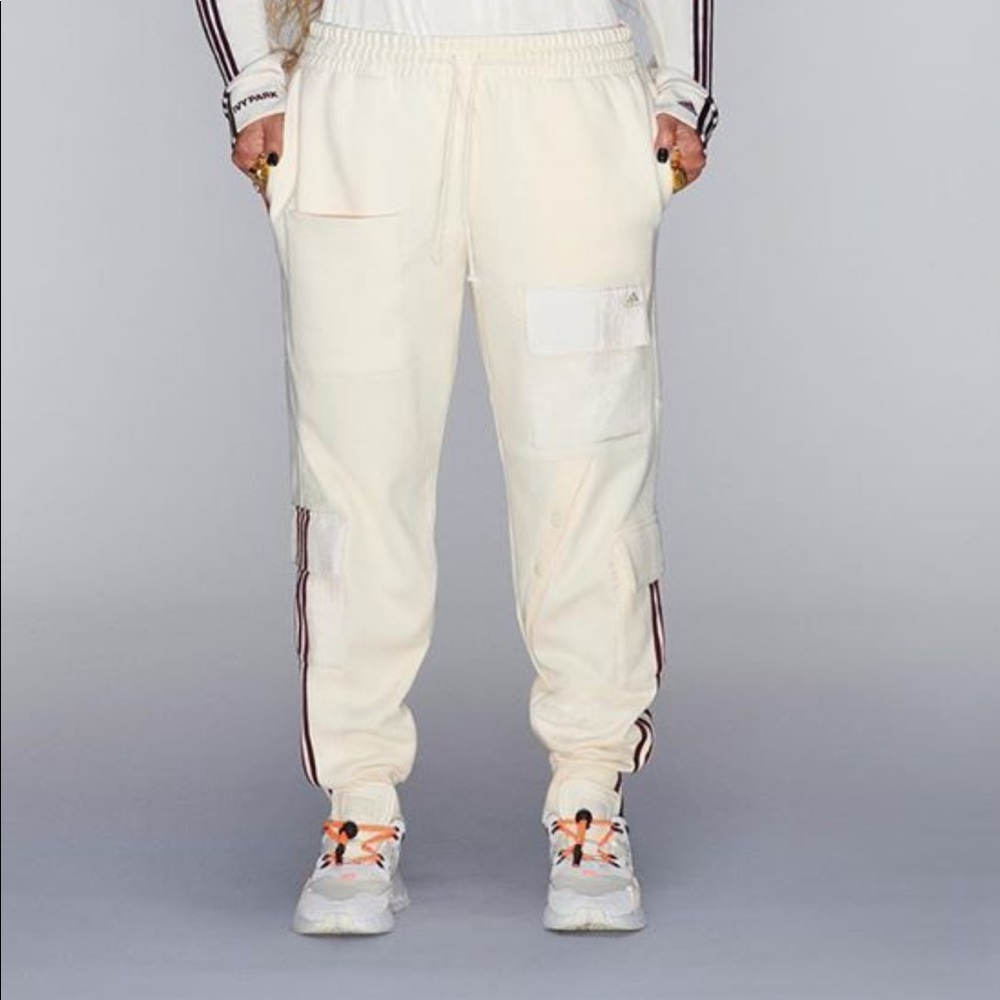 IVY PARK Cream Cargo Sweatpants